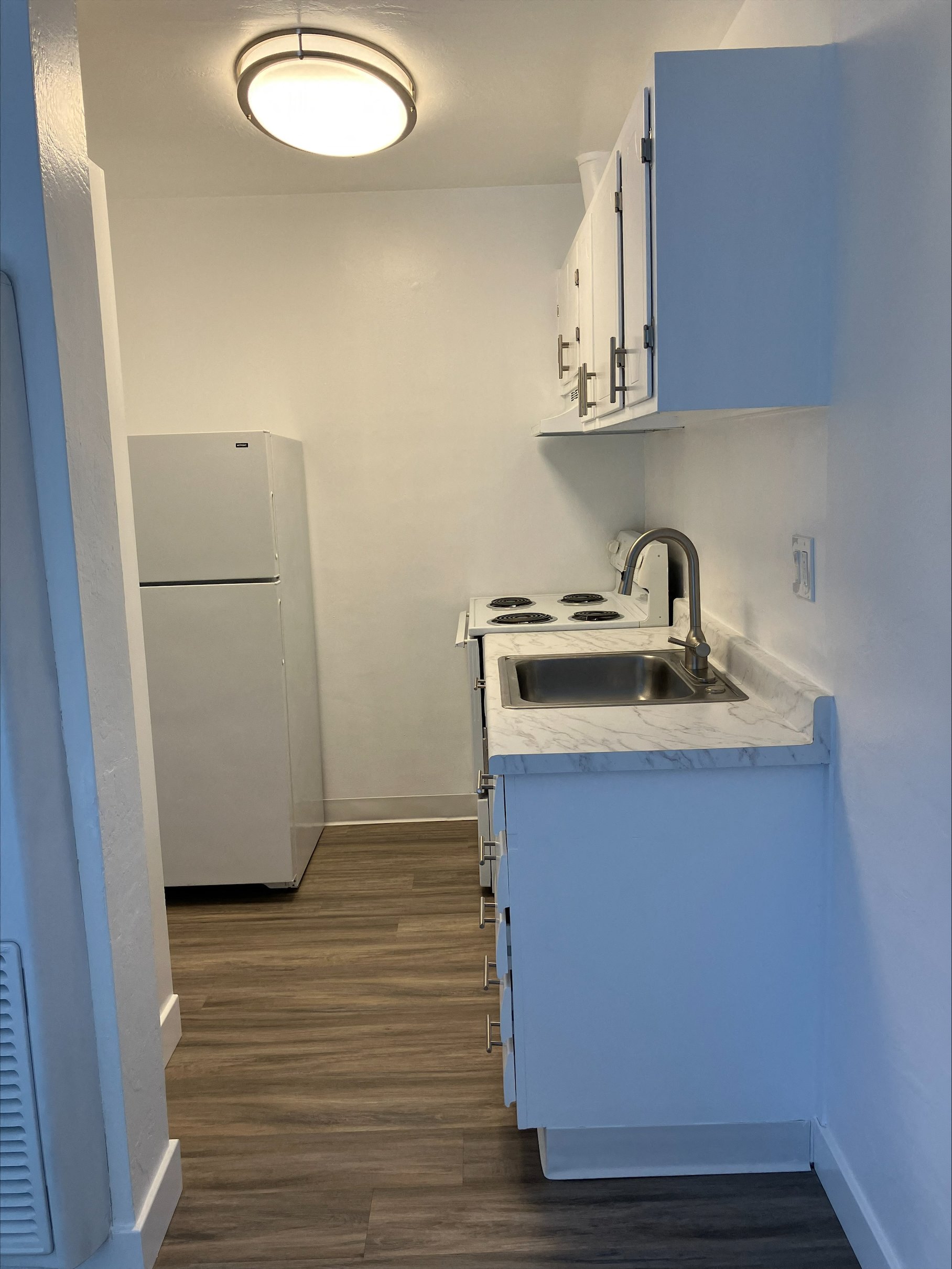 Woodland Arms Apartments photo 2